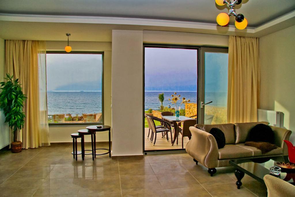 Sea View Beachfront Villa Peri 古瓦伊 外观 照片